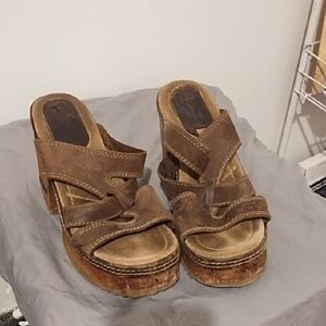 Vintage Candies Brown Platform Sandals